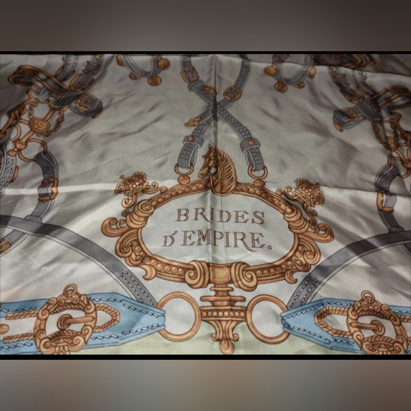 Bride d'empire scarf - Picture 2 of 3